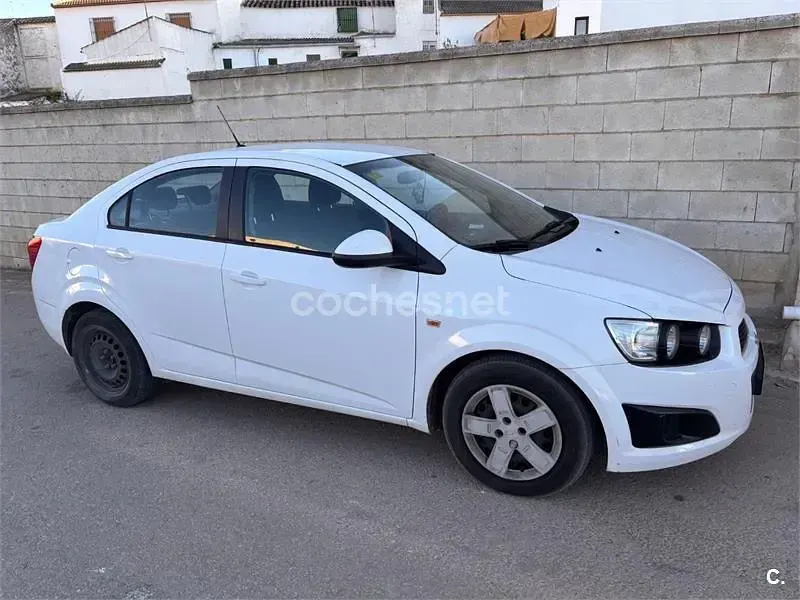 Usado Chevrolet Aveo LT 75 CV (55 kW) 2012 Blanco Berlina