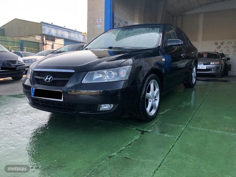 Usado Hyundai Sonata 140 CV (102 kW) 2007 Negro Berlina