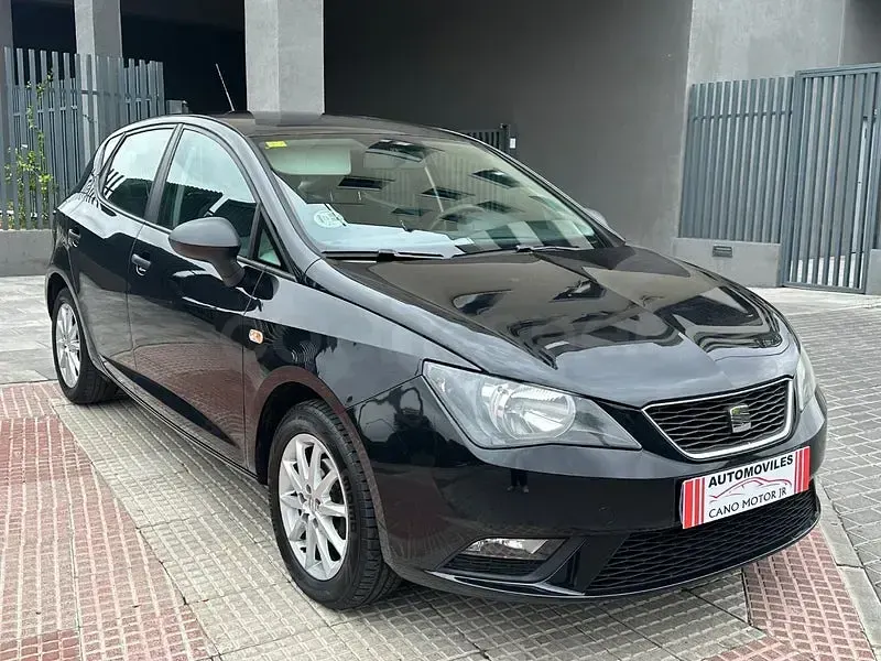Usado Seat Ibiza Reference 90 CV (66 kW) 2013 Negro Berlina