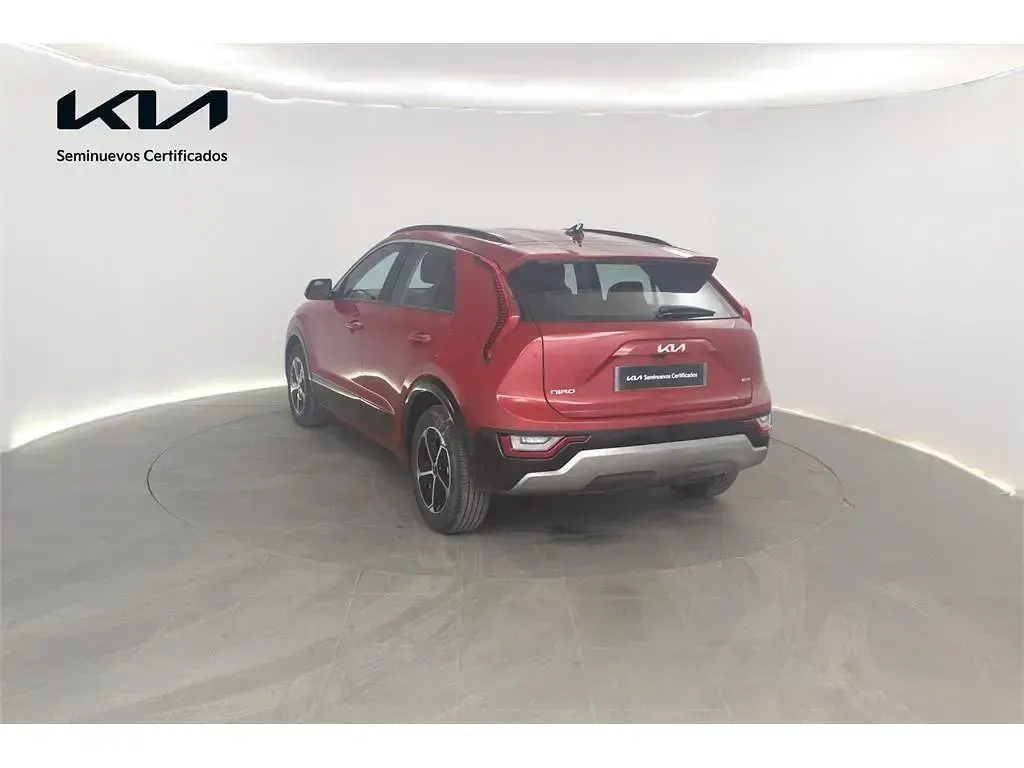 Usado Kia Niro 129 CV (94 kW) 2025 Rojo SUV