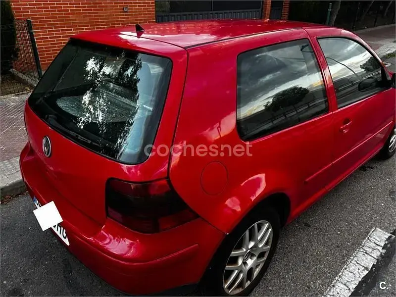 Usado VW Golf IV 110 CV (80 kW) 2003 Rojo Berlina