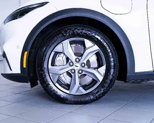 Begagnad Ford Mustang Mach-E Extended Range 216 kW (294 HK) 2022 Vit SUV