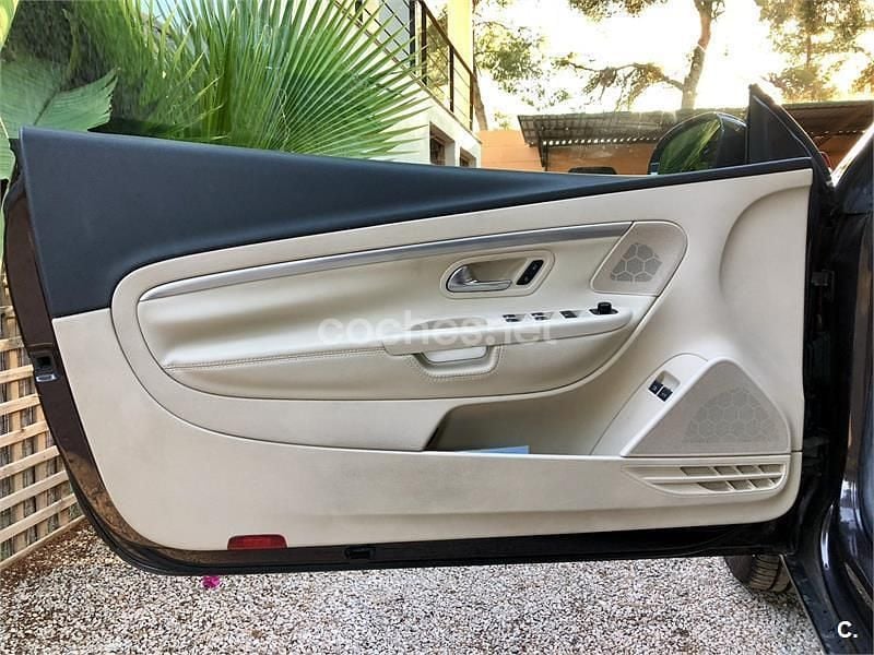 Usado VW Eos 140 CV (102 kW) 2007 Marrón Descapotable