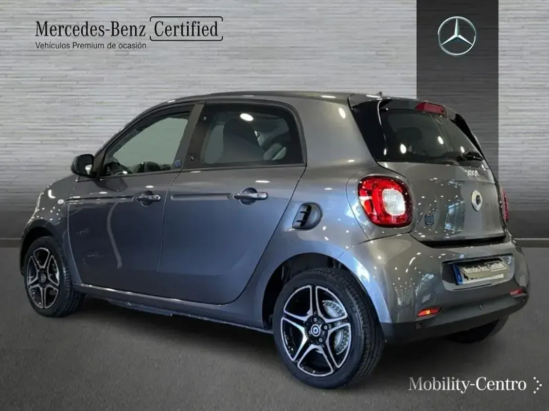 Usado Smart ForFour Electric Drive Passion 60 kW (82 CV) 2022 Gris