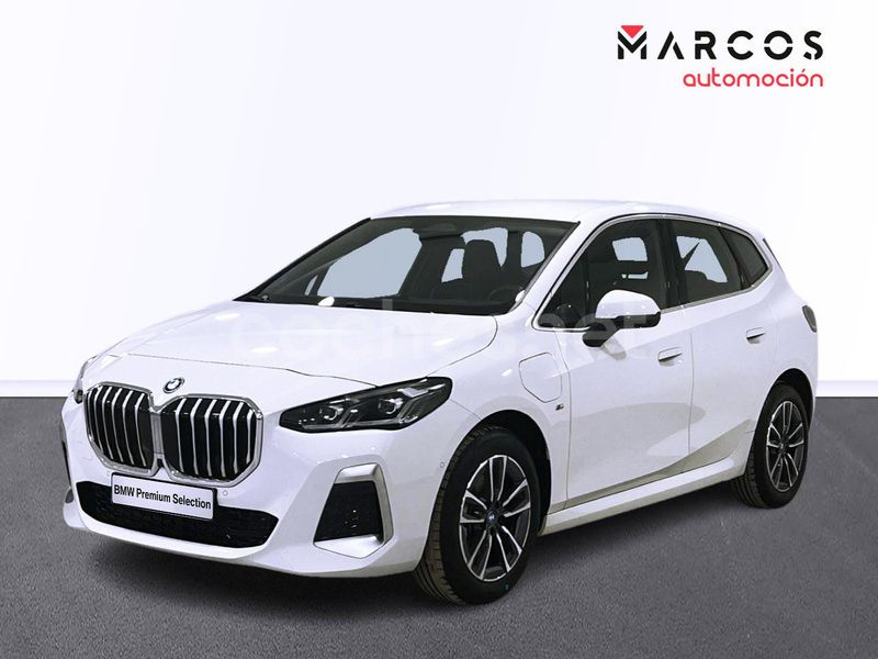Blanco Usado 2023 BMW 225 Active Tourer Comfort Edition Monovolumen | 37.900 € - Imagen 1/4