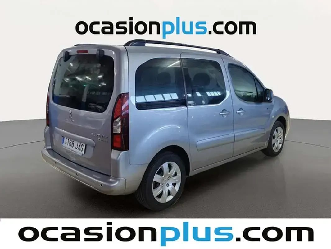 Usado Peugeot TePee Style 120 CV (88 kW) 2017 Gris Van