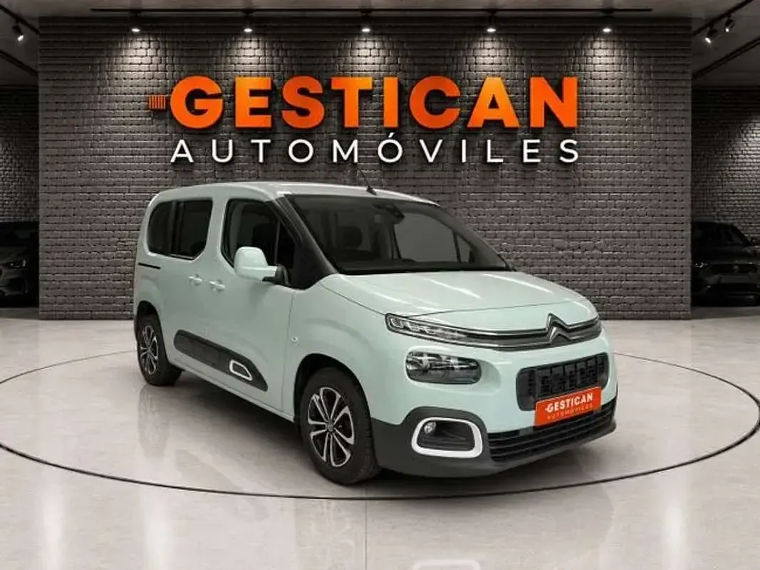 Usado Citroën Berlingo Feel 110 CV (80 kW) 2020 Verde Monovolumen