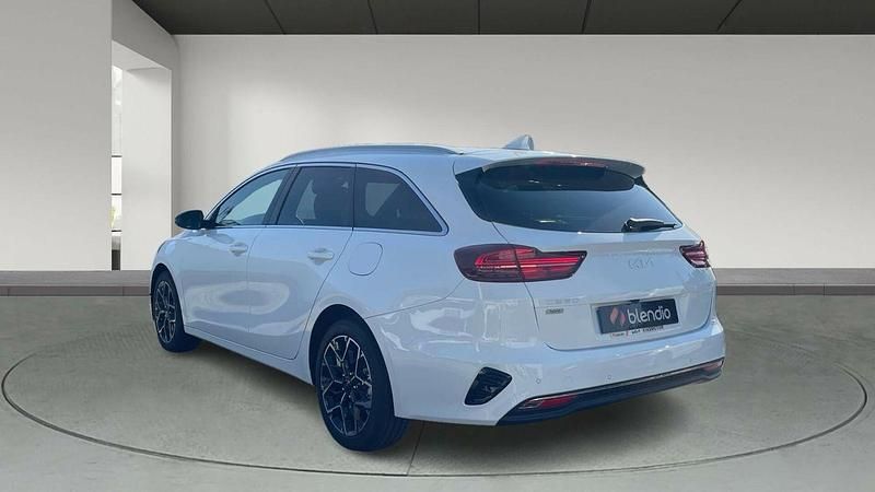 Nuevo Kia Ceed Style 120 CV (88 kW) 2025 Blanco Utilitario