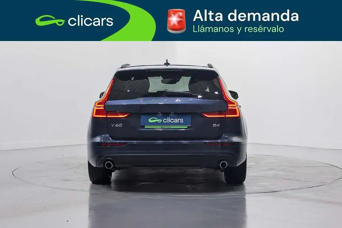 Usado Volvo V60 Momentum 197 CV (144 kW) 2021 Azul Familiar