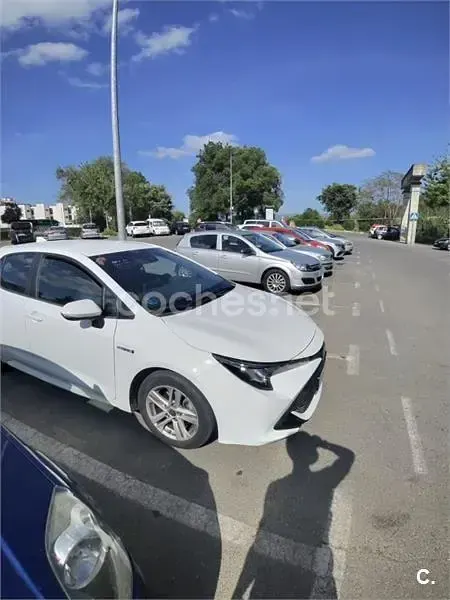 Usado Toyota Corolla Active 122 CV (89 kW) 2021 Blanco Berlina