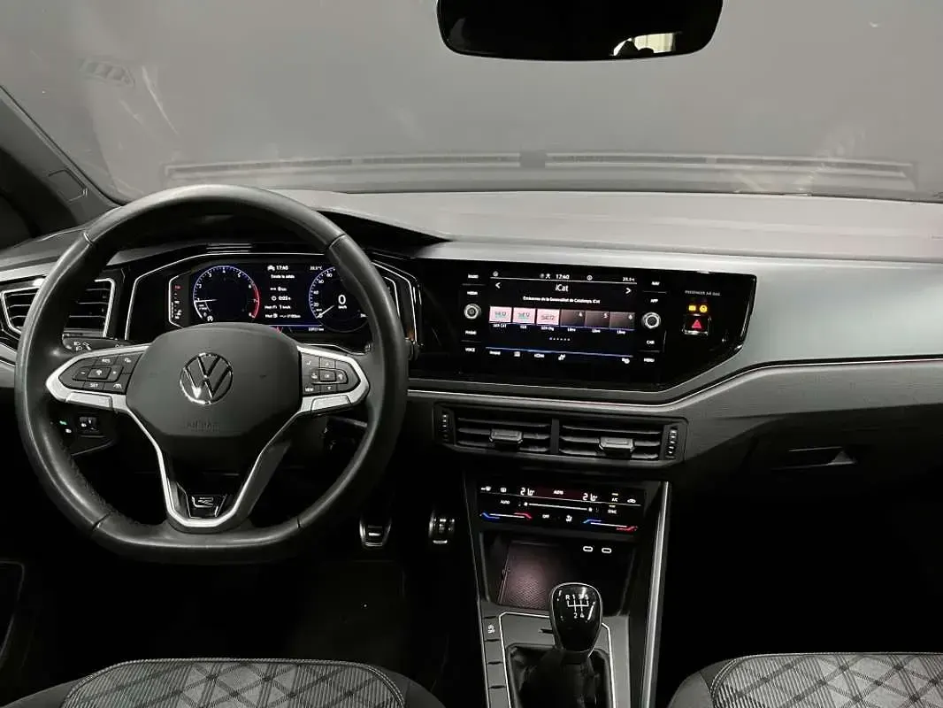 Usado VW Polo R-line 95 CV (69 kW) 2022 Blanco Utilitario