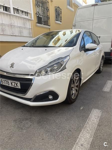 Blanco Usado 2019 Peugeot 208 Active Utilitario | 4800 € (Super precio) - Imagen 1/3