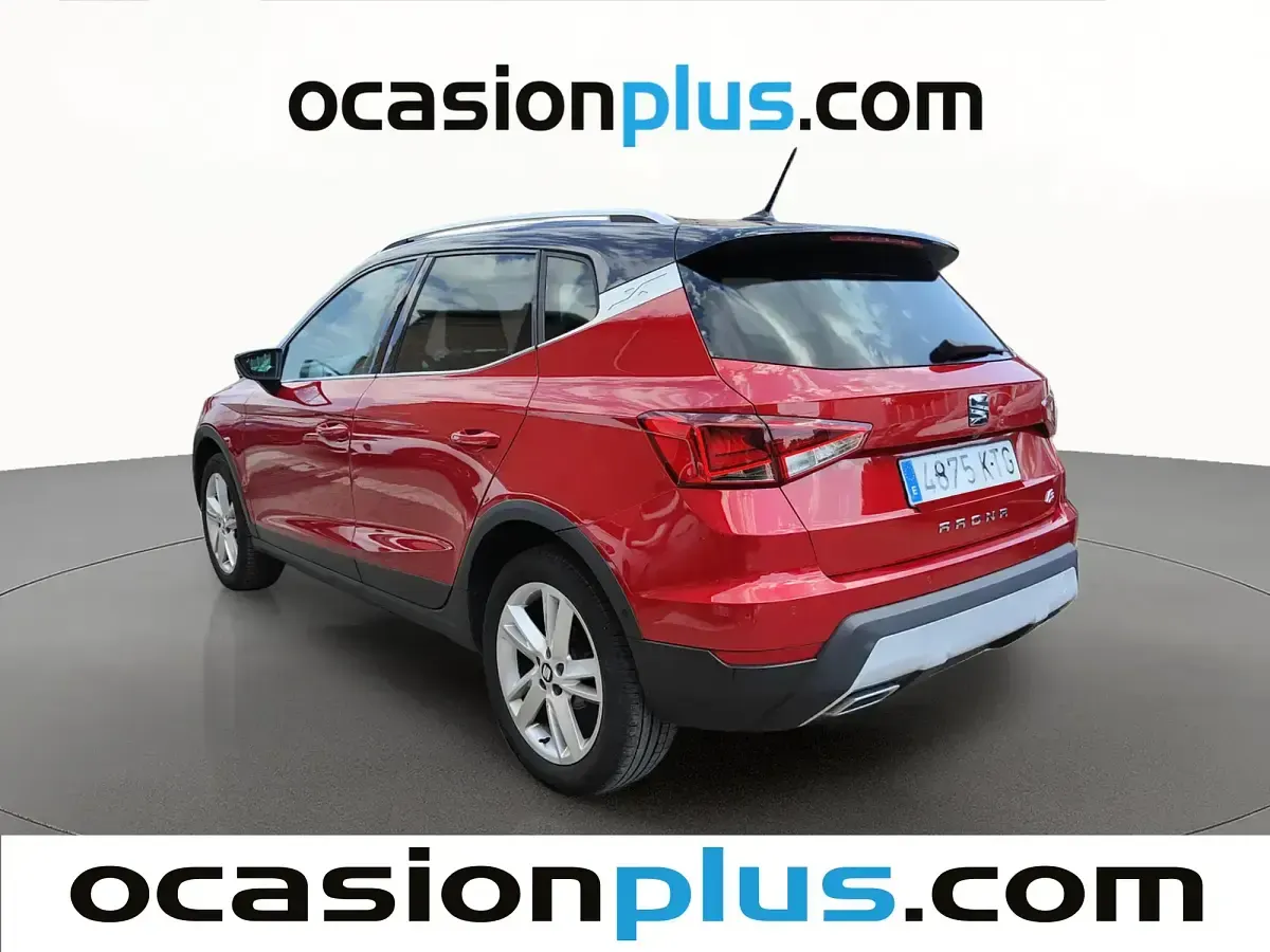 Usado Seat Arona Ecomotive 115 CV (84 kW) 2019 Rojo SUV