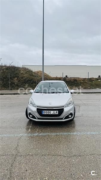 Usado Peugeot 208 Style 82 CV (60 kW) 2016 Gris / plata Utilitario