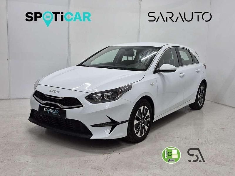 Blanco Usado 2024 Kia Ceed Utilitario | 18.300 € (Precio justo) - Imagen 1/4