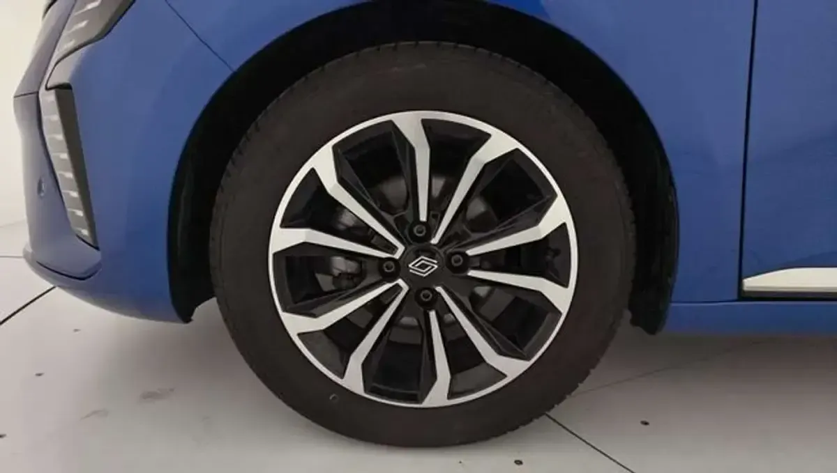 Usado Renault Clio Techno 101 CV (74 kW) 2025 Azul Utilitario