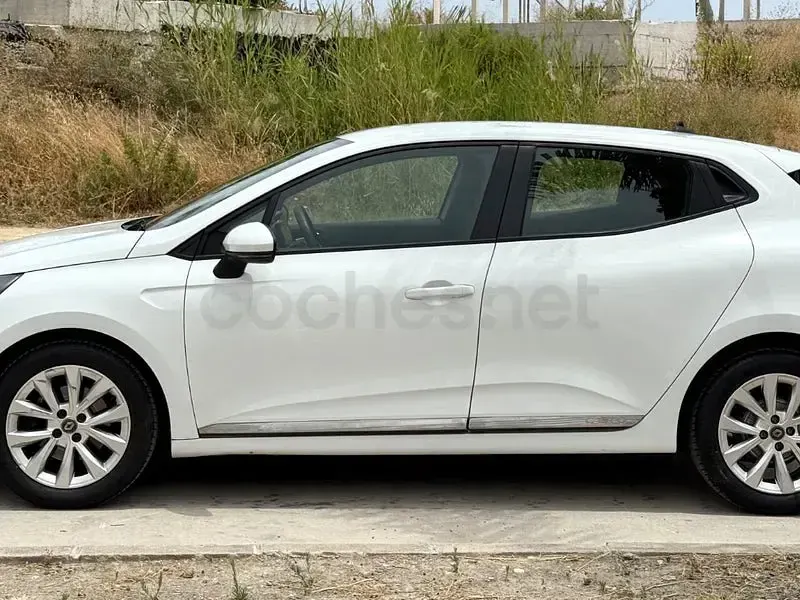 Usado Renault Clio V Zen 100 CV (73 kW) 2022 Blanco Berlina