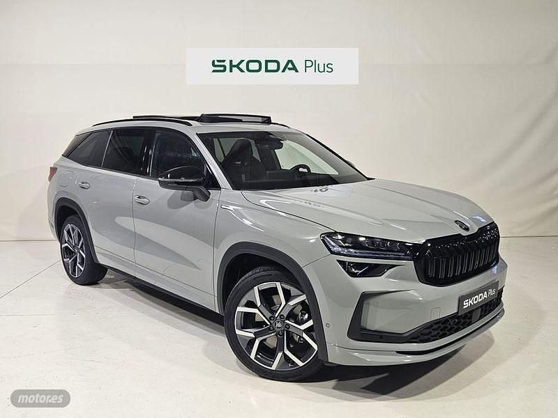 Gris Nuevo 2025 Skoda Kodiaq SportLine SUV | 46.500 € (Un poco caro) - Imagen 1/4