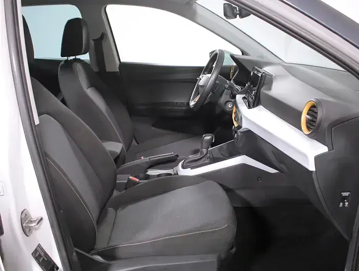 Usado Seat Arona Style 115 CV (84 kW) 2025 Blanco SUV