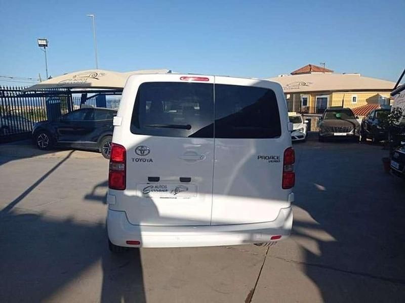 Usado Toyota Proace Advance 116 CV (85 kW) 2022 Blanco Monovolumen
