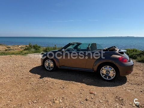 Usado VW Beetle Design 105 CV (77 kW) 2013 Marrón Utilitario