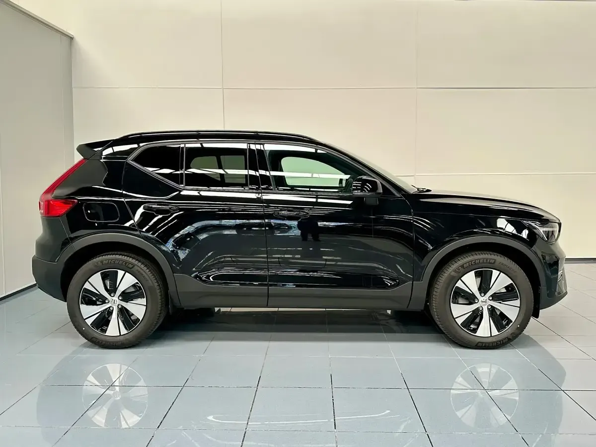 Novo Volvo XC40 Plus 163 HP (119 kW) 2026 Preto SUV