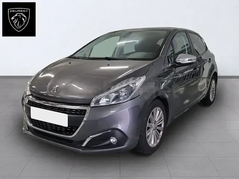 Usado Peugeot 208 Active 75 CV (55 kW) 2019 Gris / plata Utilitario