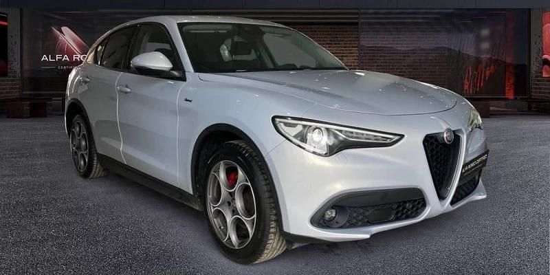 Usado Alfa Romeo Stelvio Sprint 190 CV (139 kW) 2021 Gris SUV