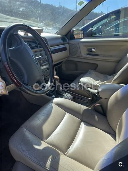 Usado Volvo S70 140 CV (102 kW) 2000 Granate Berlina