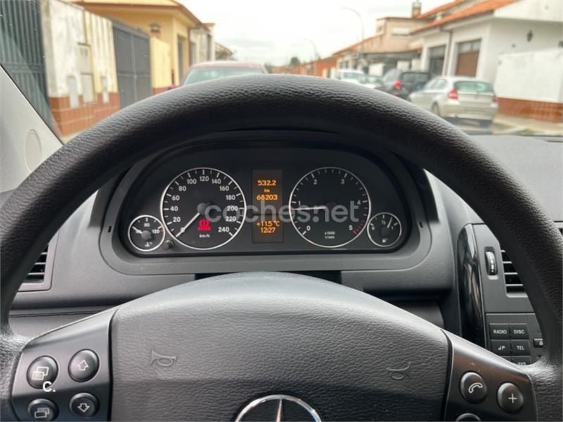 Usado Mercedes A160 82 CV (60 kW) 2012 Blanco Monovolumen