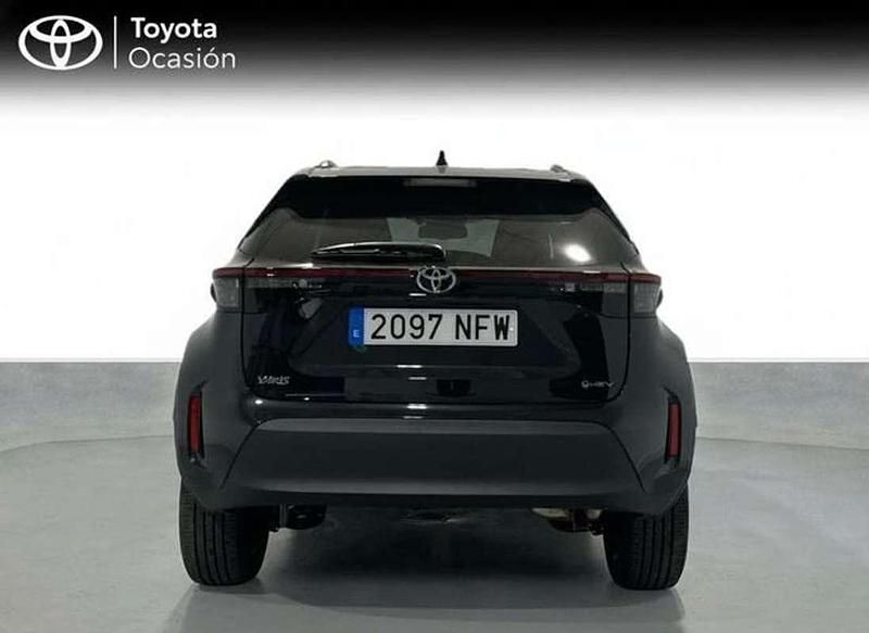 Usado Toyota Yaris Cross Active 132 CV (97 kW) 2025 Negro SUV