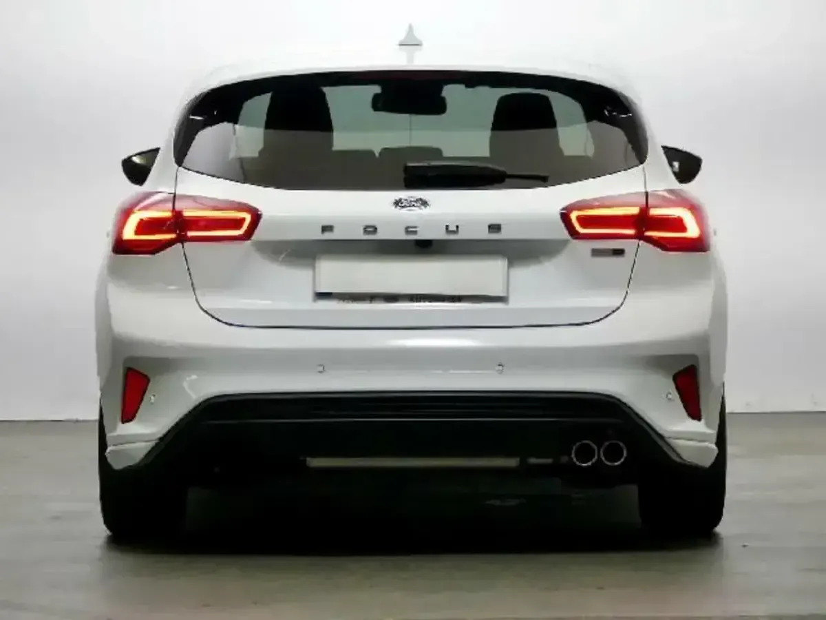 Usado Ford Focus ST-Line 125 CV (91 kW) 2022 Blanco
