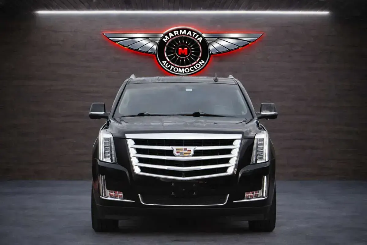 Usado Cadillac Escalade 420 CV (308 kW) 2015 Negro SUV