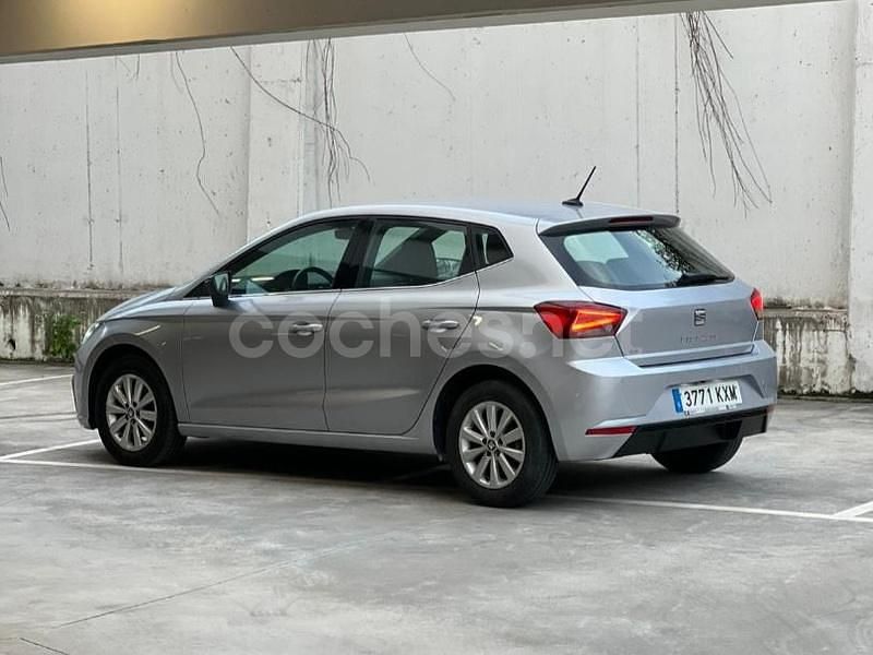 Usado Seat Ibiza XCELLENCE 95 CV (69 kW) 2019 Gris / plata Berlina