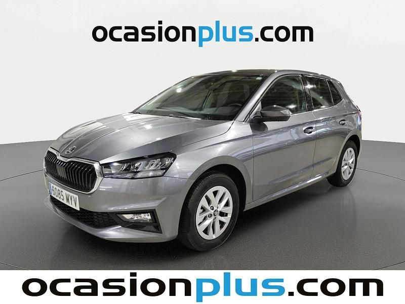Usado Skoda Fabia Selection 95 CV (69 kW) 2025 Gris Utilitario