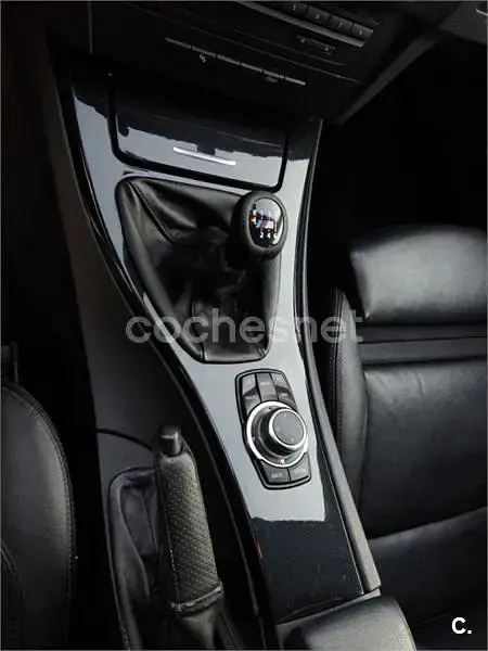 Usado BMW 320 177 CV (130 kW) 2010 Negro Familiar