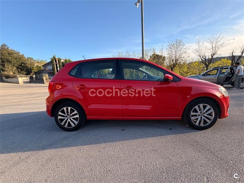 Usado VW Polo 95 CV (69 kW) 2015 Rojo Berlina