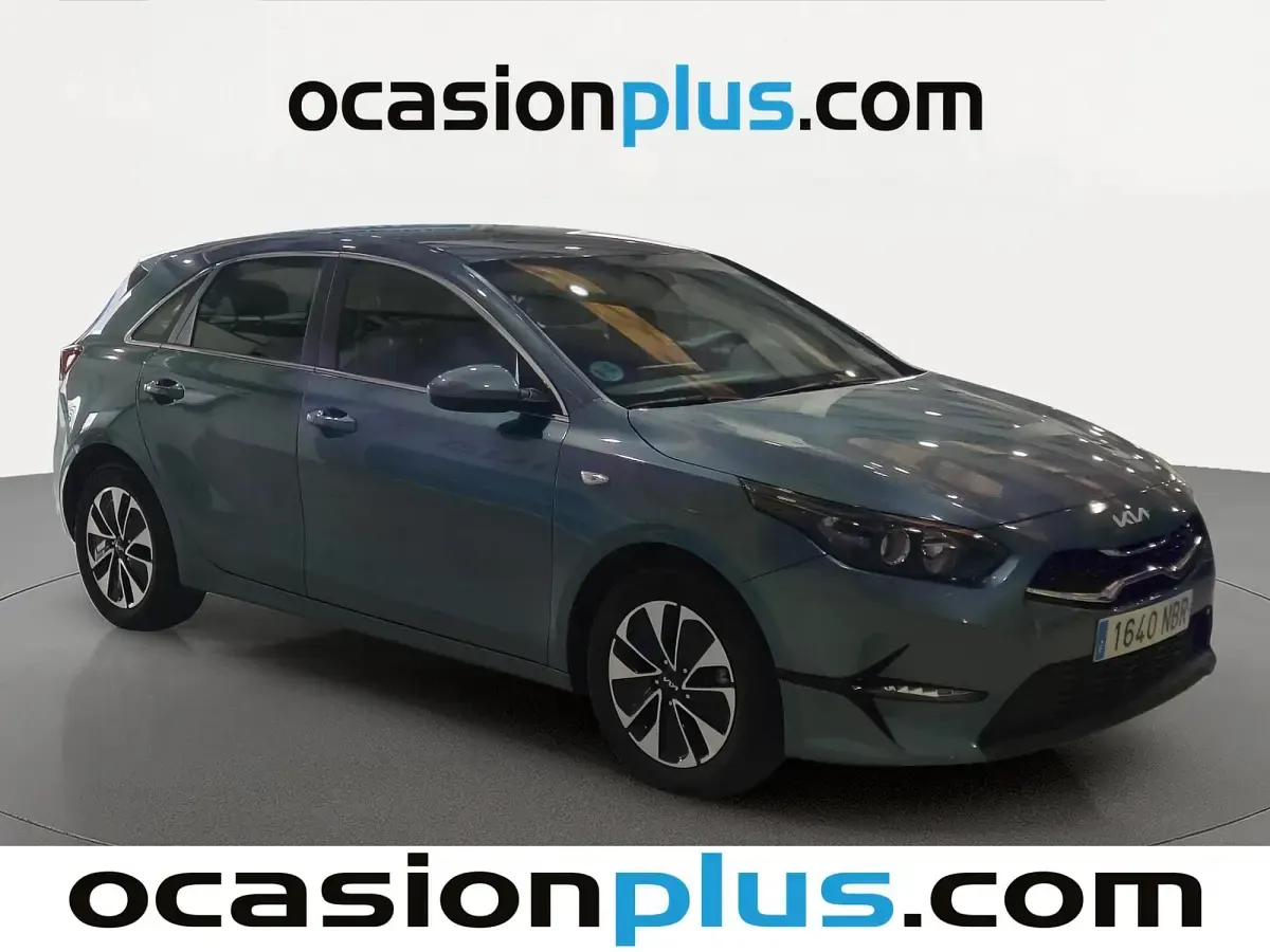 Usado Kia Ceed 100 CV (73 kW) 2025 Gris Utilitario