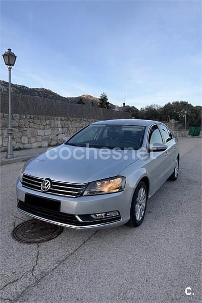 Usado VW Passat Edition 120 CV (88 kW) 2014 Gris / plata Berlina