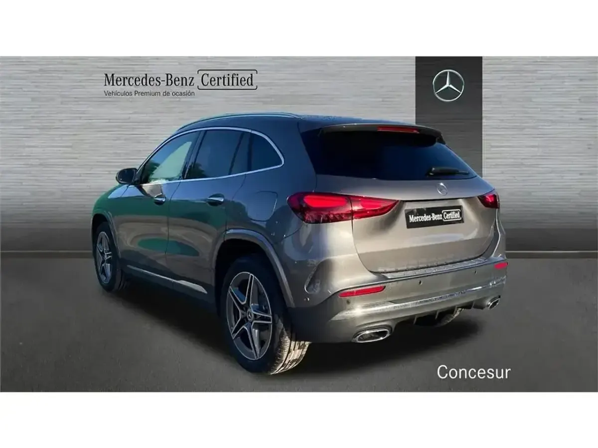 Usado Mercedes GLA200 150 CV (110 kW) 2024 Gris SUV