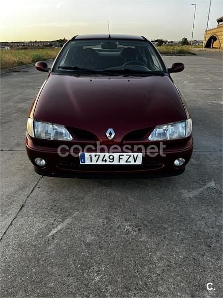 Usado Renault Mégane Coupé 150 CV (110 kW) 1996 Granate Coupe