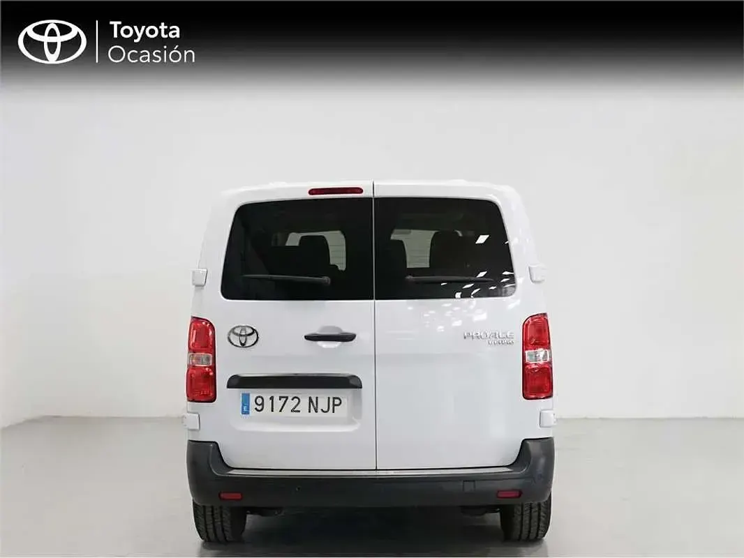 Usado Toyota Proace 144 CV (105 kW) 2025 Blanco Monovolumen