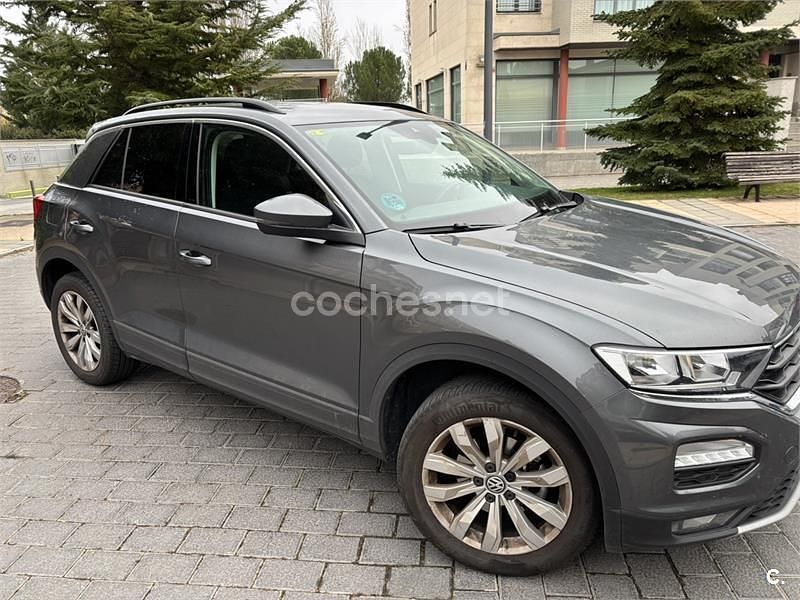 Usado VW T-Roc Advance 115 CV (84 kW) 2020 Gris / plata SUV