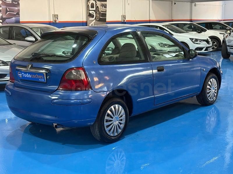 Usado Rover 25 103 CV (75 kW) 2000 Azul Utilitario