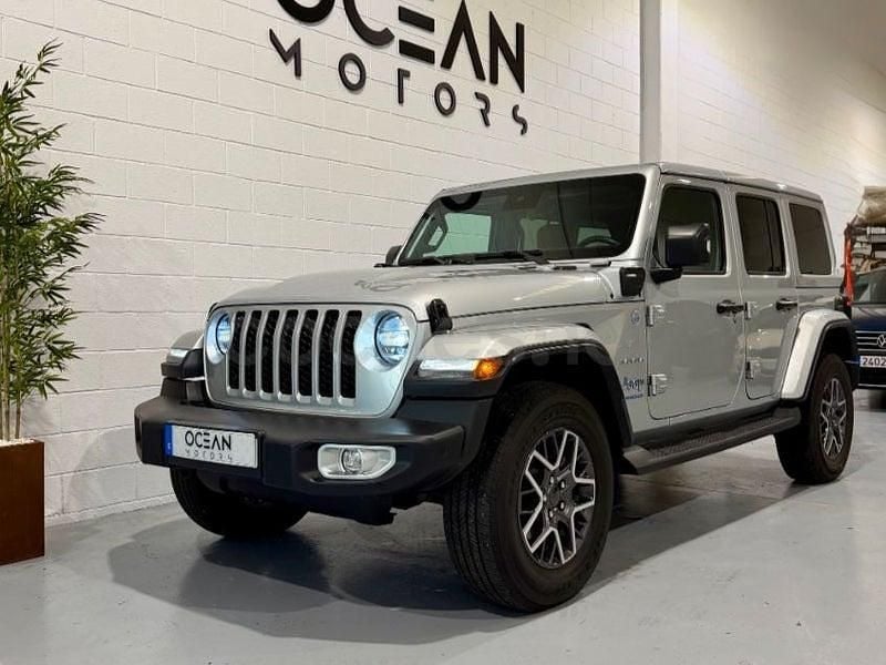 Usado Jeep Wrangler Sahara 381 CV (280 kW) 2023 Gris / plata SUV