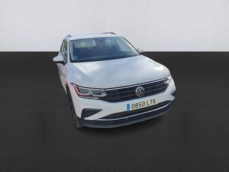 Usado VW Tiguan Life 150 CV (110 kW) 2021 Blanco SUV