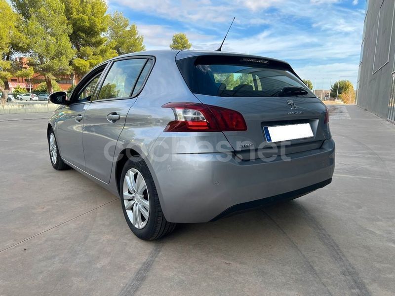 Usado Peugeot 308 Allure 92 CV (67 kW) 2014 Gris / plata Berlina