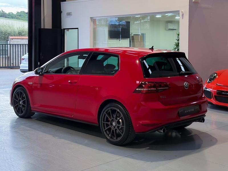 Usado VW Golf VII GTI 230 CV (169 kW) 2014 Rojo Utilitario
