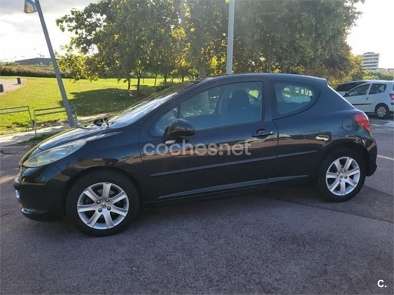 Negro Usado 2006 Peugeot 207 Berlina | 2750 € (Precio justo) - Imagen 1/4
