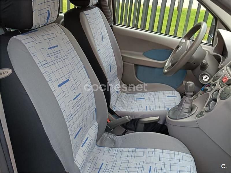 Usado Fiat Panda Dynamic 60 CV (44 kW) 2006 Gris / plata Utilitario